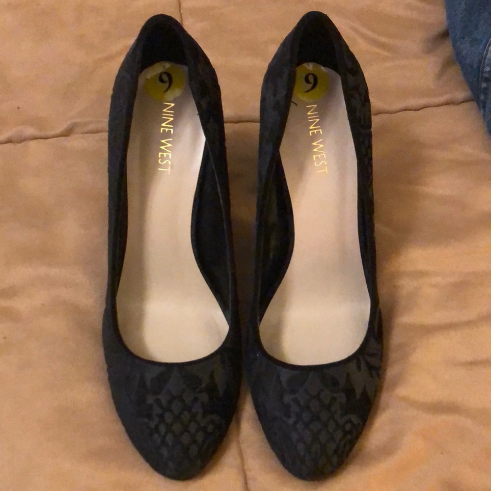 Nine West Black embroidered heels never worn.